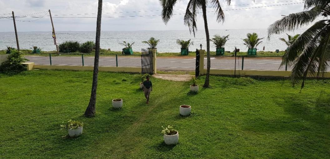 Nalendra Villa - Oceanfront Hikkaduwa Zewnętrze zdjęcie